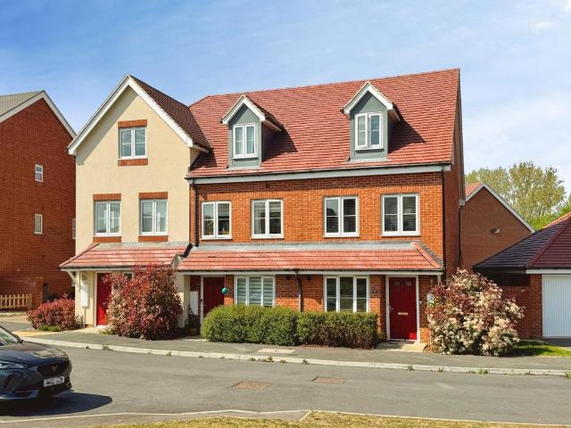 House for sale in Woodley