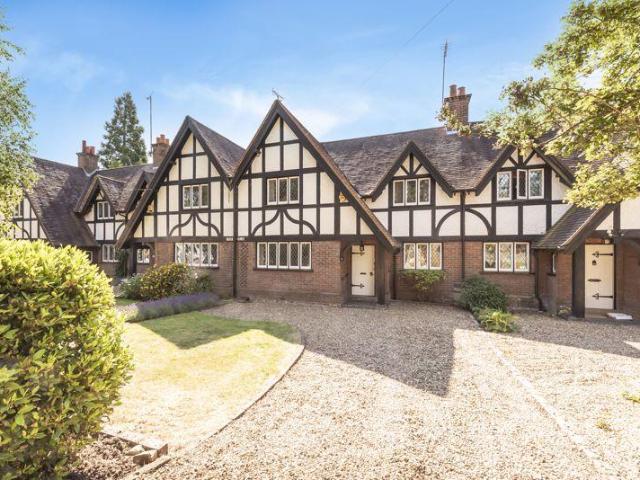 House for sale in Aldbury, Dacorum