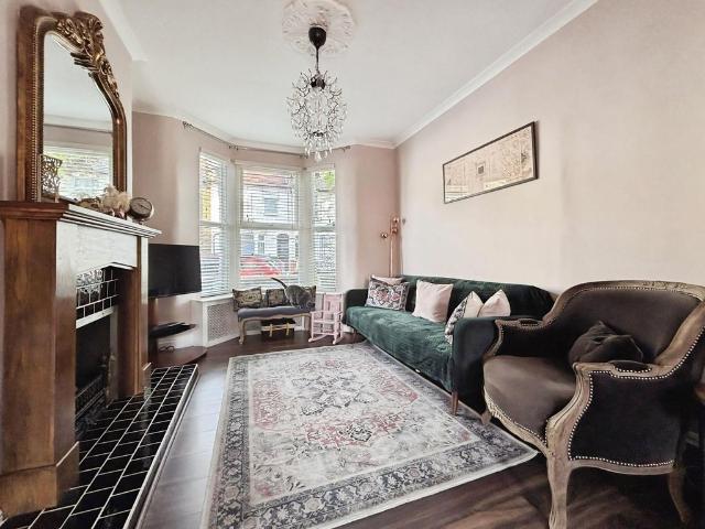 House for sale in Plaistow, Greater London