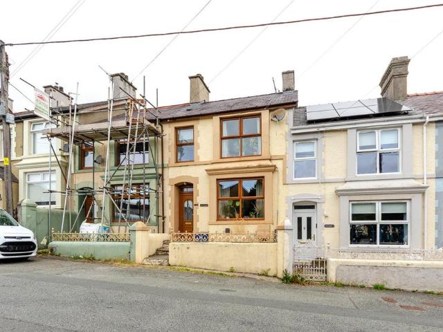 House for sale in Llanrug, Wales