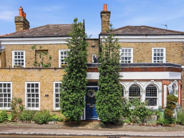 House for sale in Kings Hill, Colliers End
