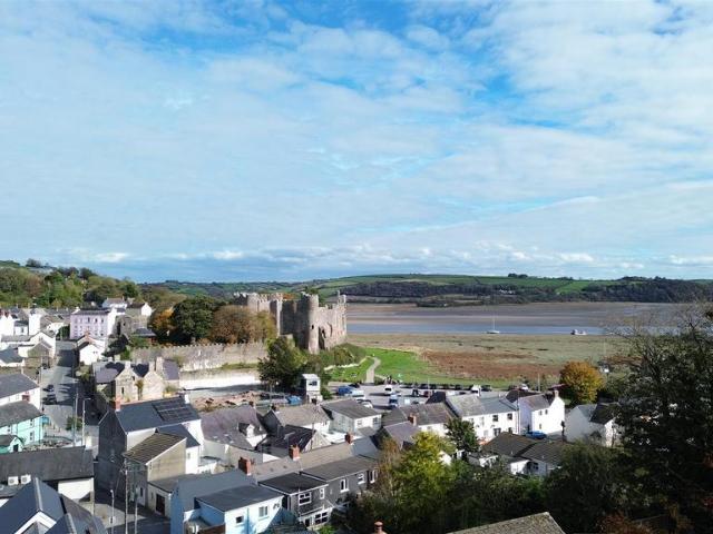 House for sale in Laugharne, Wales