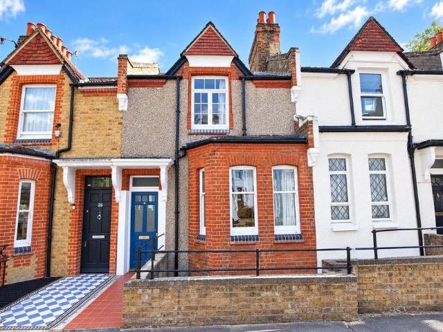 House for sale in Glyndon, Greater London
