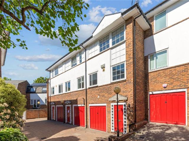 House for sale in Highbury, Greater London