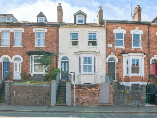 House for sale in Red Hill, Worcestershire