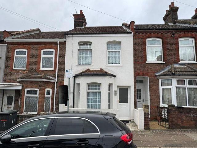 House for sale in Biscot, Luton