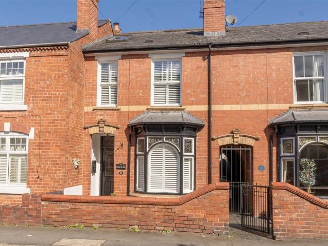 House for sale in Kingswinford, West Midlands