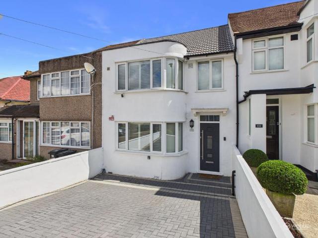 House for sale in London Borough of Croydon, Selsdon