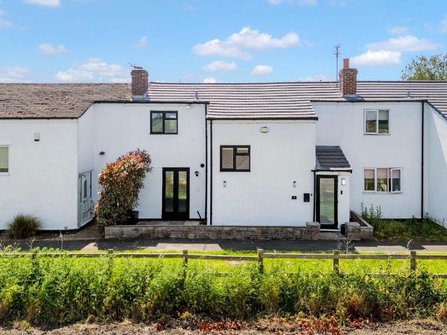 House for sale in Hale