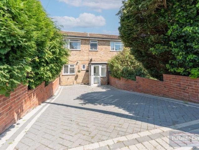 House for sale in Sanderstead, Sanderstead