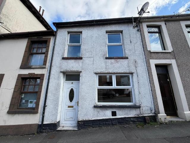 House for sale in Cimla, Neath