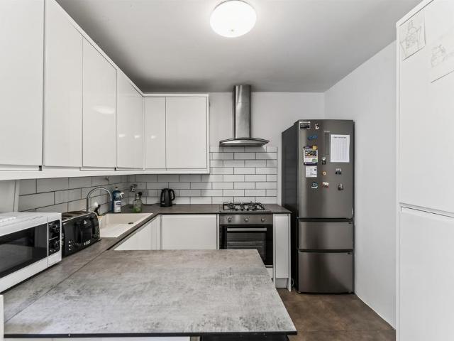 House for sale in Southfields, Greater London