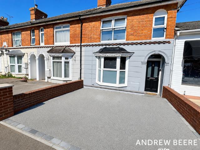 House for sale in Willesborough, Bridgefield