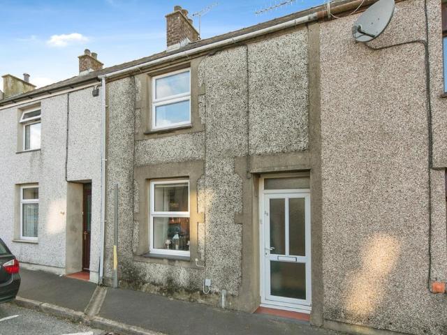 House for sale in Llanllyfni