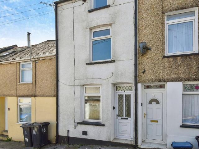 House for sale in Sirhowy, Wales