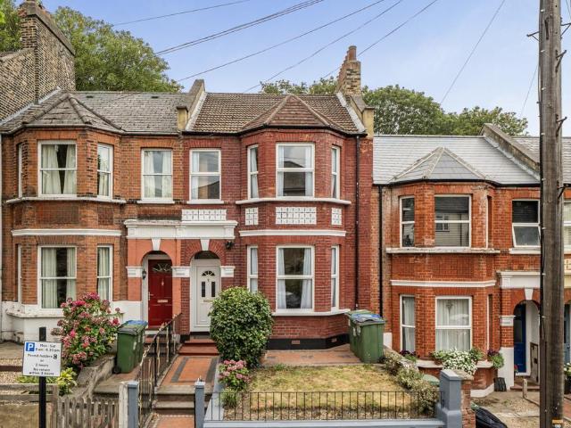 House for sale in Charlton, Greater London