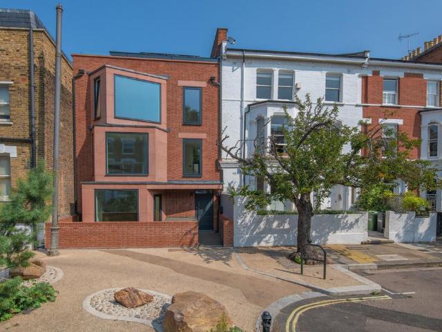 House for sale in Shepherd's Bush, Greater London