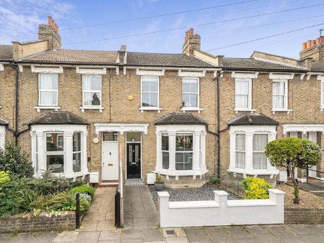 House for sale in London Borough of Lewisham, Lower Sydenham