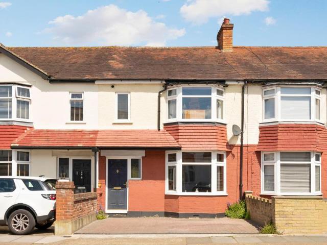 House for sale in Hook, Greater London