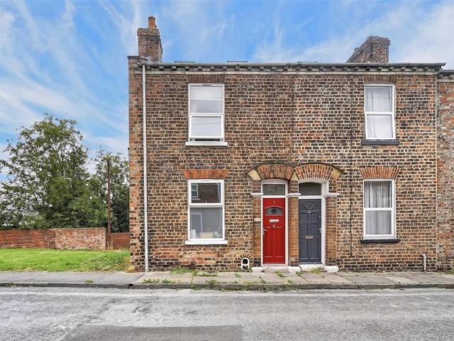 House for sale in Holgate, High Field
