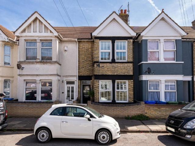 House for sale in Sheerness, Oad Street