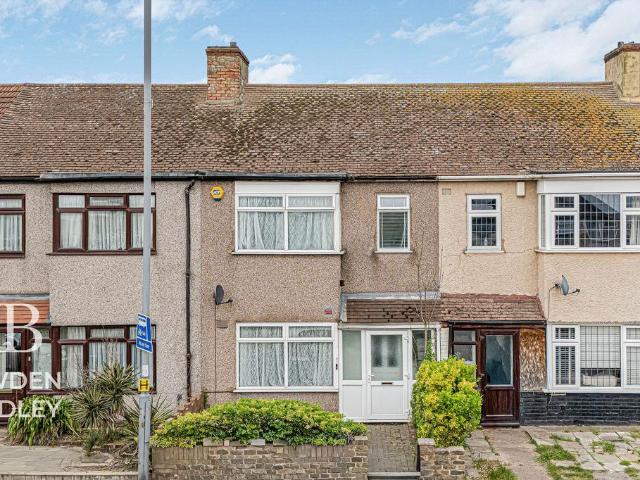 House for sale in South Hornchurch, Greater London