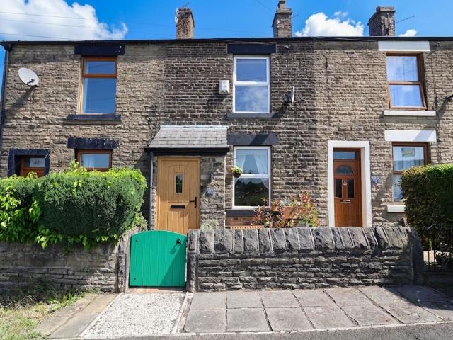 House for sale in Charlesworth
