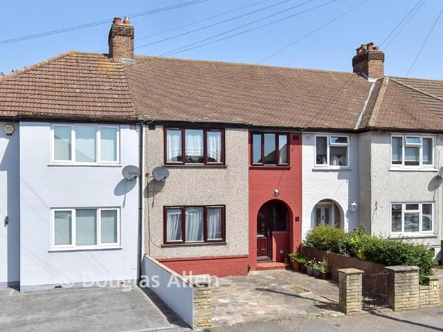 House for sale in Elm Park, Greater London