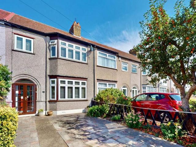 House for sale in Little Heath, Greater London