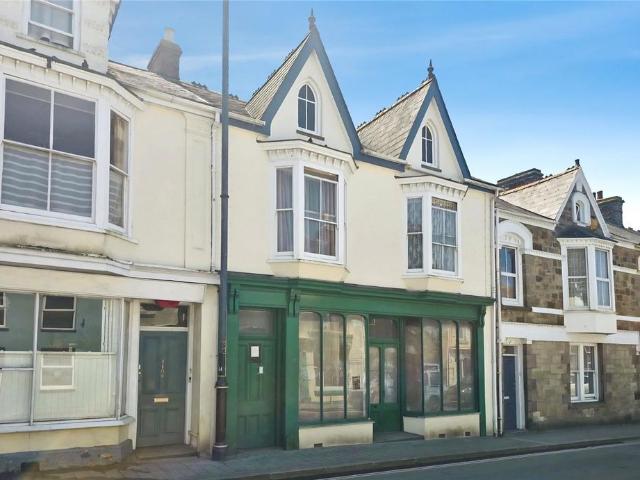 House for sale in Roseworthy, Cornwall