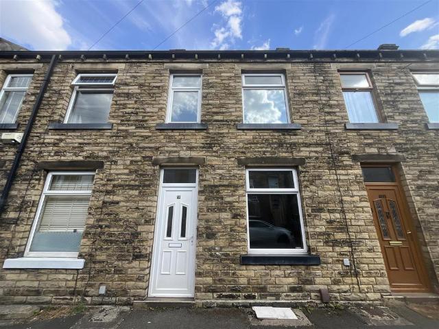House for sale in Thornhills, Brighouse