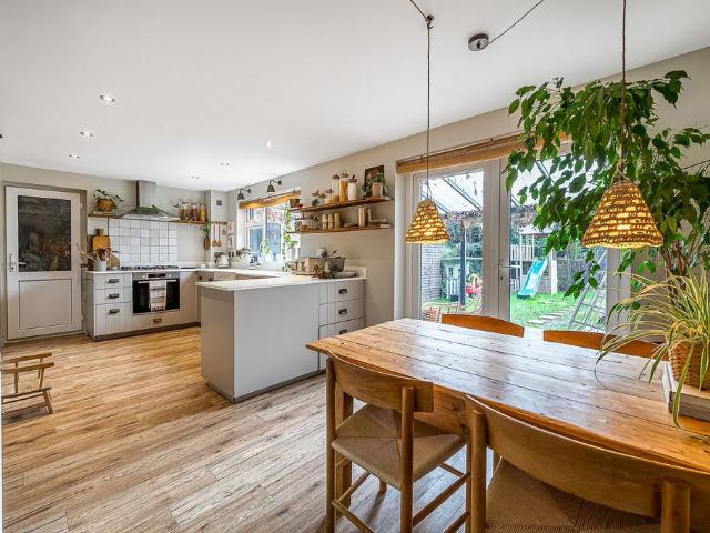 House for sale in Bennetts End, Pouchen End