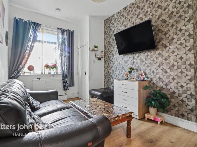 House for sale in Joiner's Square, Hanley