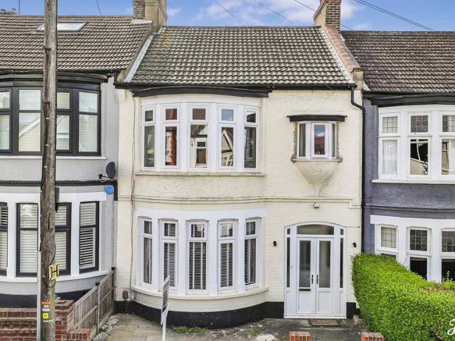 House for sale in Alton Barnes, Essex