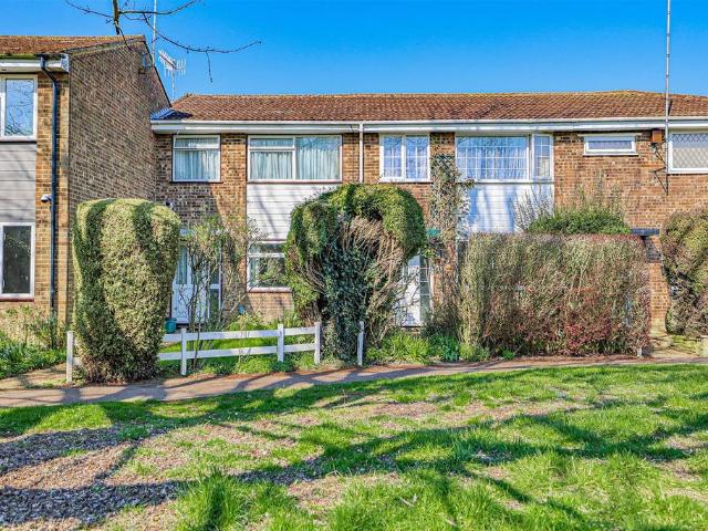 House for sale in Woodhall Farm, Pouchen End