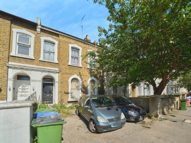 House for sale in Glyndon, Plumstead