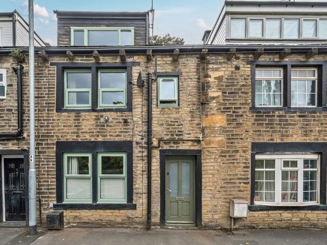 House for sale in Triangle, West Yorkshire