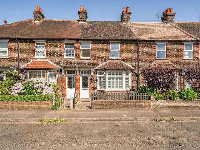 House for sale in Caterham on the Hill, Hillview