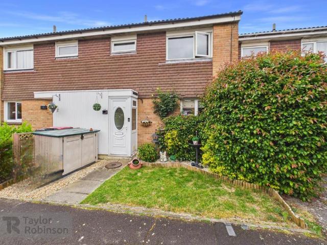 House for sale in Bewbush, Crawley