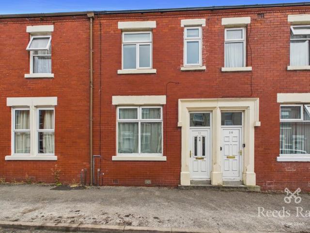 House for sale in Frenchwood, Higher Bartle