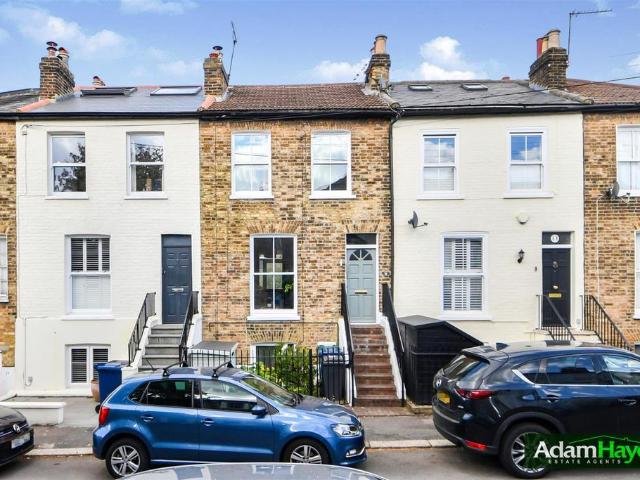 House for sale in Finchley, Greater London