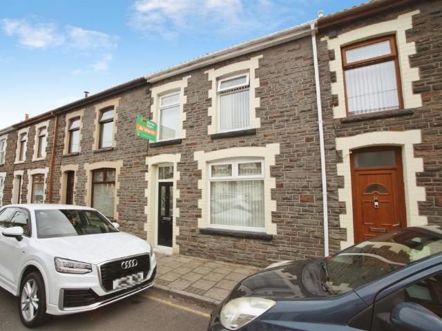 House for sale in Tonyrefail, Coedely