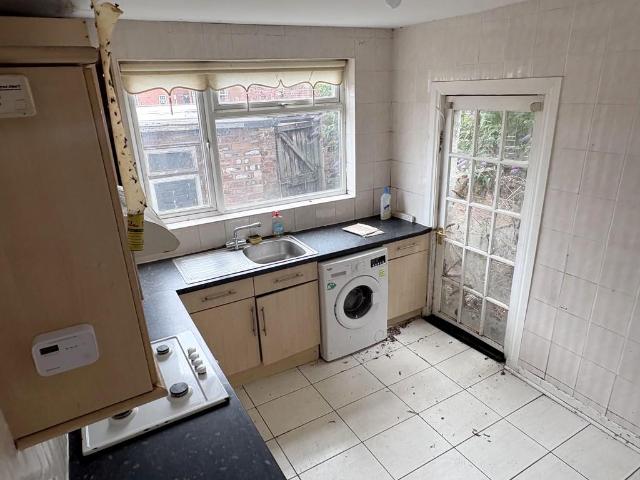 House for sale in Elm Park, Calderstones