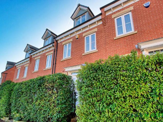 House for sale in Loundsley Green, East Midlands
