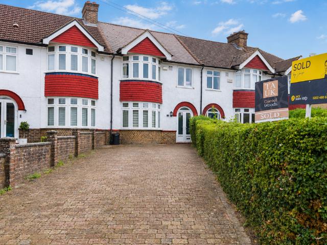House for sale in Hillview, Surrey