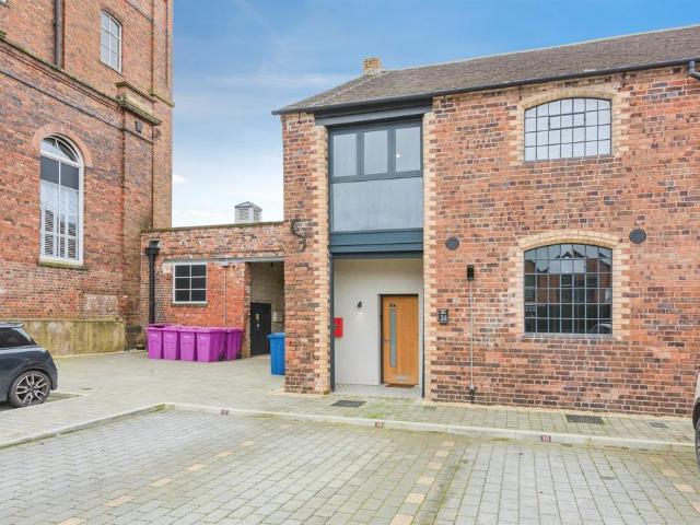 House for sale in Fazeley, Boley Park