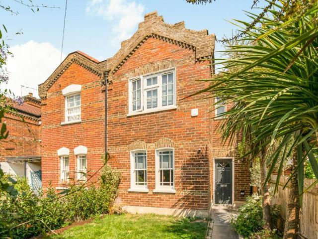 House for sale in Mortlake, Greater London