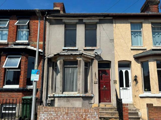 House for sale in Brompton, Gillingham