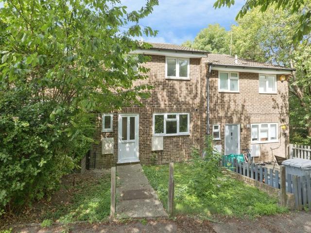House for sale in The Butts, Kent