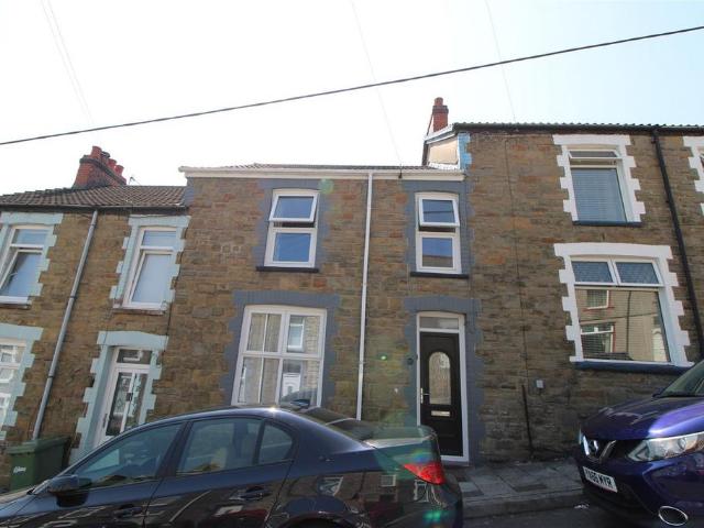 House for sale in Pontlottyn, Wales